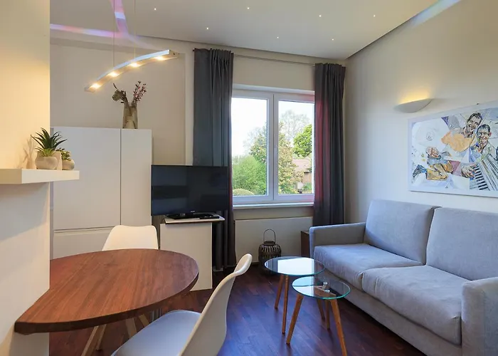 Adelaide * 斯特雷萨